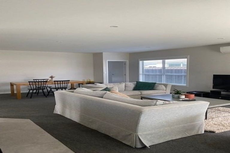 Photo of property in 2 Rangataiki Place, Awatoto, Napier, 4110