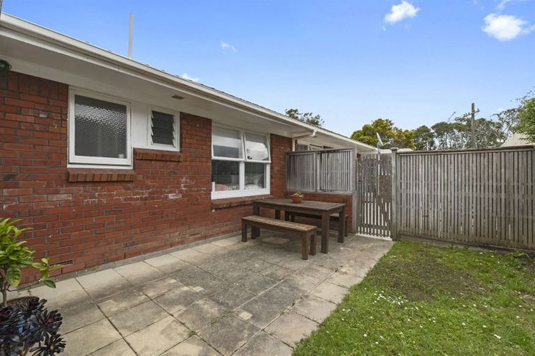 Photo of property in 3/40 Lake Road, Narrow Neck, Auckland, 0624