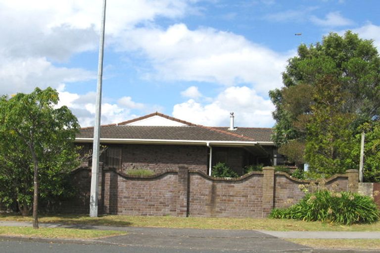 Photo of property in 157 Luckens Road, West Harbour, Auckland, 0618