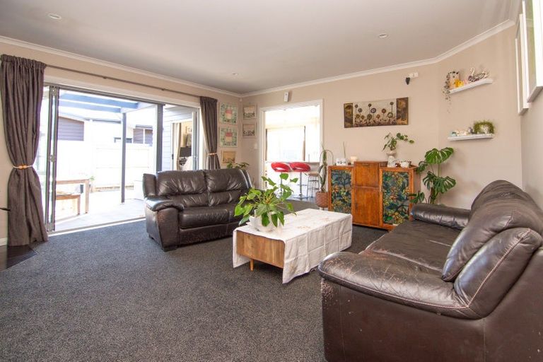 Photo of property in 18 Millbrook Place, Ashhurst, 4810