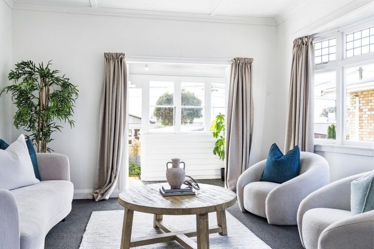 Photo of property in 100 Lemon Street, New Plymouth, 4312