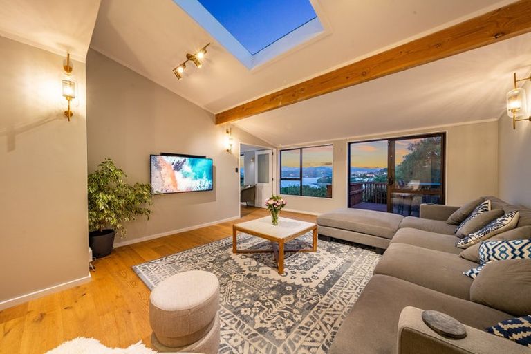 Photo of property in 33 Oak Avenue, Paremata, Porirua, 5024