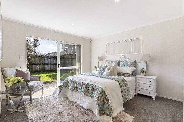 Photo of property in 9 Ballydonegan Rise, East Tamaki, Auckland, 2013