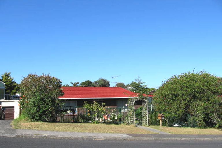 Photo of property in 2/36 Sealy Road, Torbay, Auckland, 0630