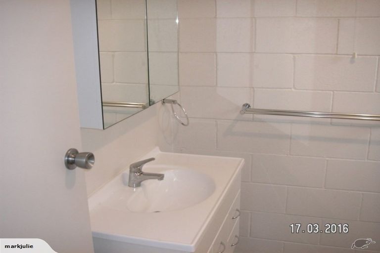 Photo of property in 2/41 Manson Street, Terrace End, Palmerston North, 4410