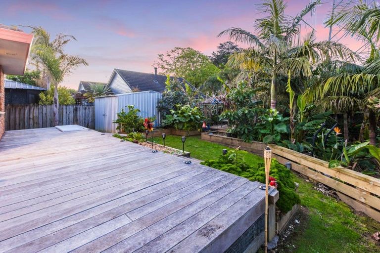 Photo of property in 14 Norman Close, The Gardens, Auckland, 2105