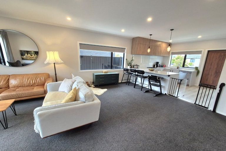 Photo of property in 60 Mawai Hakona Drive, Wallaceville, Upper Hutt, 5018