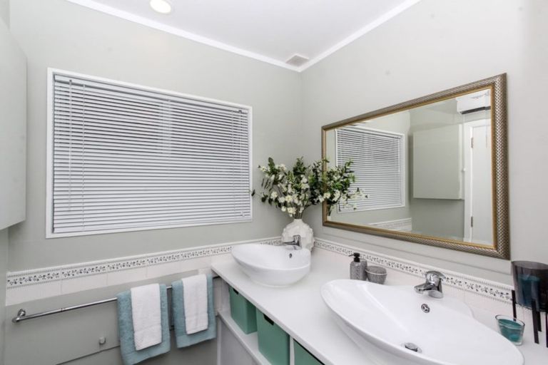 Photo of property in 225a Huatoki Street, Upper Vogeltown, New Plymouth, 4310