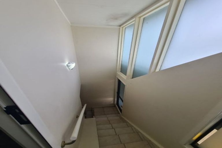 Photo of property in 10c Matipo Road, Mairangi Bay, Auckland, 0630