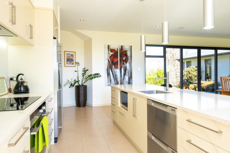 Photo of property in 44 Tauroa Valley Road, Havelock North, 4130