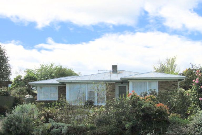 Photo of property in 12 Titoki Avenue, Waipahihi, Taupo, 3330