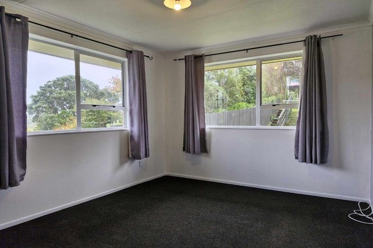 Photo of property in 7 Oawai Place, Marfell, New Plymouth, 4310