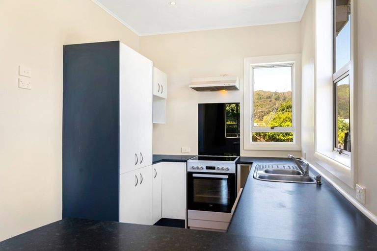 Photo of property in 18a Bush Street, Naenae, Lower Hutt, 5011