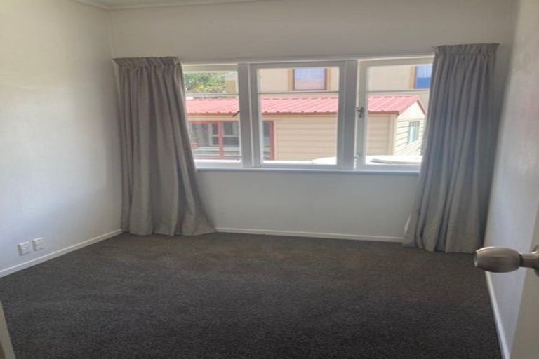 Photo of property in 15 Hattaway Avenue, Bucklands Beach, Auckland, 2012