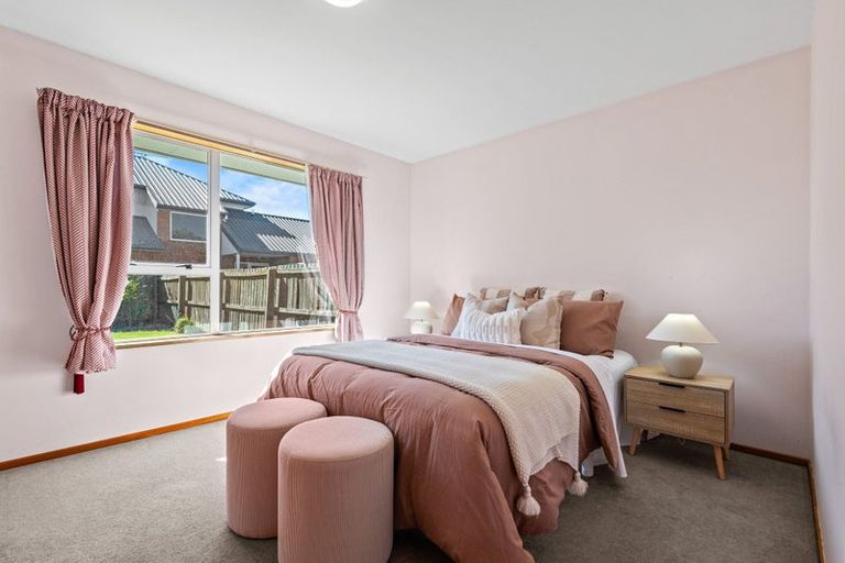 Photo of property in 2/3 Claverley Gardens, Avonhead, Christchurch, 8042