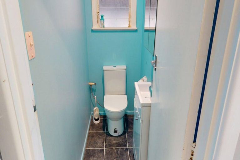 Photo of property in 8 Buick Crescent, Awapuni, Palmerston North, 4412