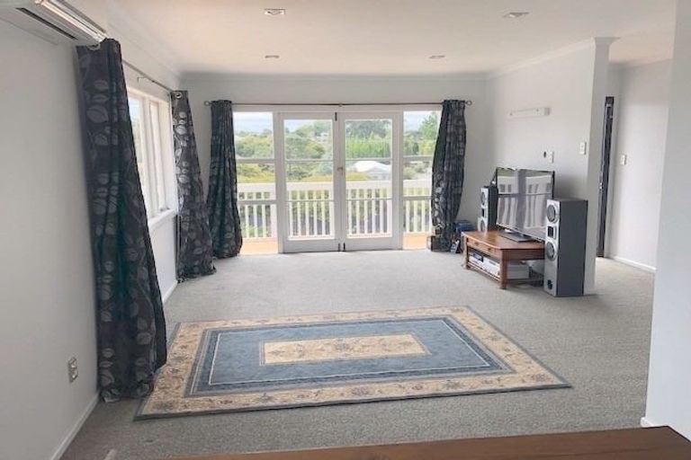 Photo of property in 11 Mangakura Road, Helensville, 0800