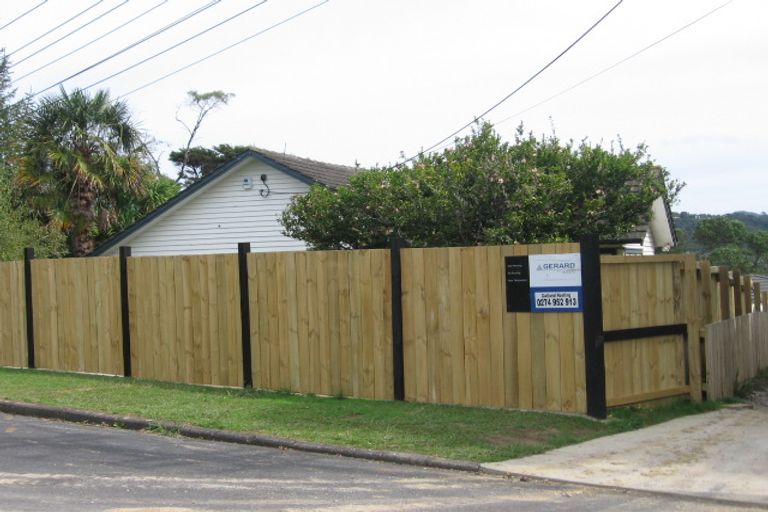 Photo of property in 42 Highland Avenue, Titirangi, Auckland, 0604