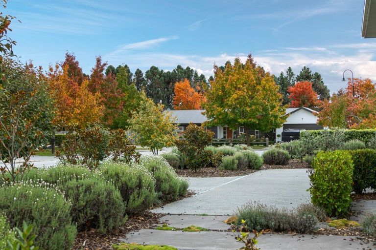 Photo of property in 10 Bevan Place, Wanaka, 9305