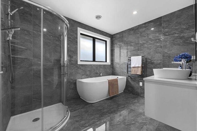 Photo of property in 1 James Elliot Way, Pokeno, 2402