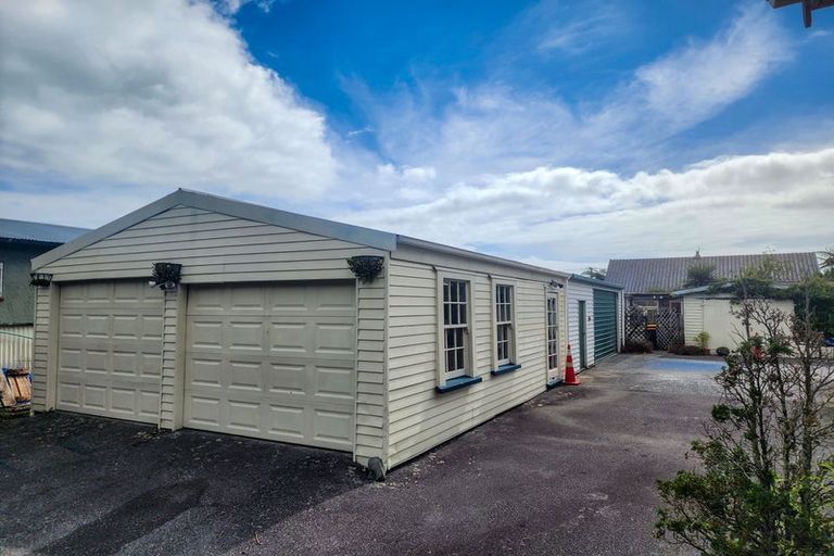 Photo of property in 2 Palmerston Street, Greymouth, 7805