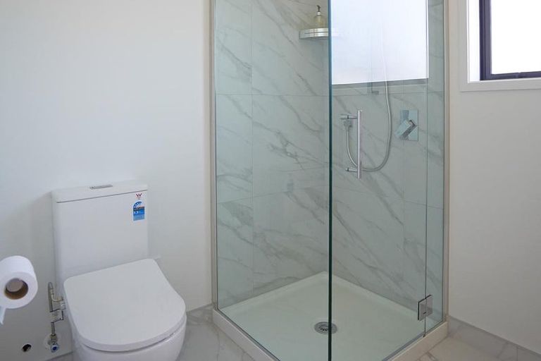 Photo of property in 5/24 Yeovil Road, Te Atatu Peninsula, Auckland, 0610