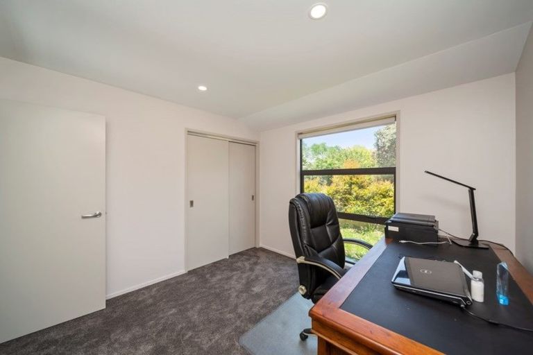 Photo of property in 3 Mackillop Way, Brooklands, New Plymouth, 4310