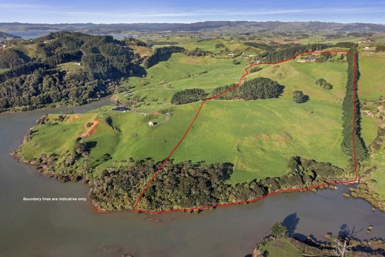 Photo of property in 82 Maungatawhiri Road, Raglan, 3295