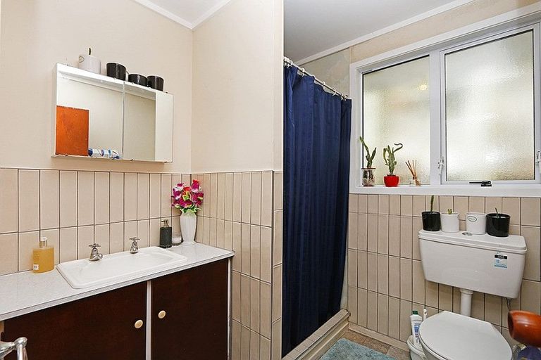 Photo of property in 5a Rossiter Crescent, Lynmouth, New Plymouth, 4310