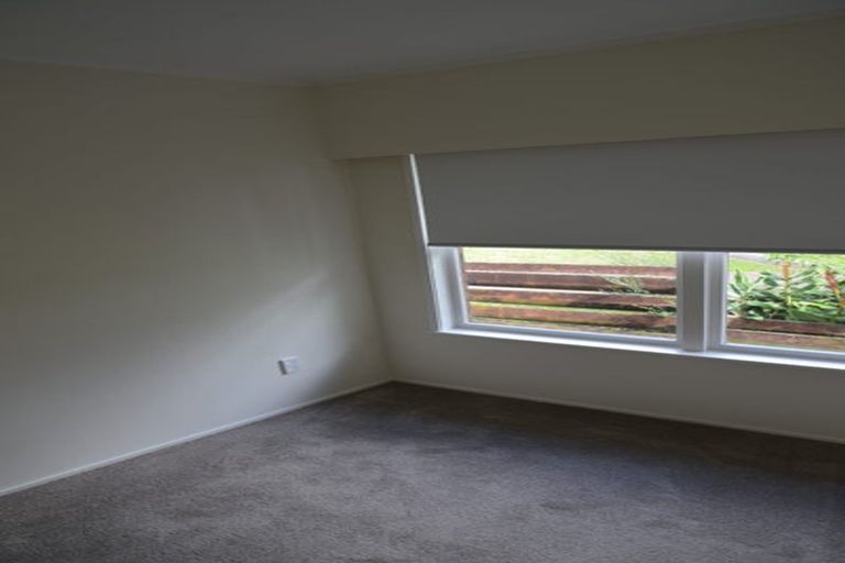 Photo of property in 2/21 Waverley Avenue, Glenfield, Auckland, 0629