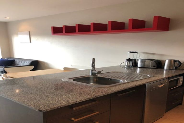 Photo of property in Shoal Haven Apartments, 112a/130 Anzac Street, Takapuna, Auckland, 0622