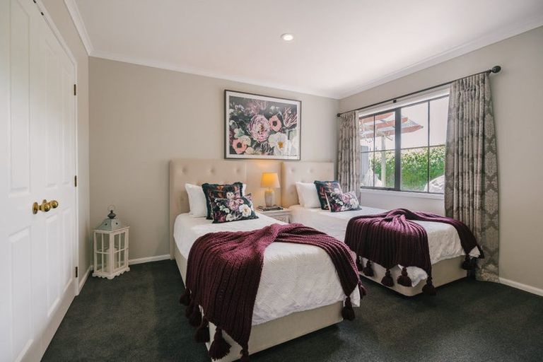 Photo of property in 20 Abby Road, Fitzherbert, Palmerston North, 4410