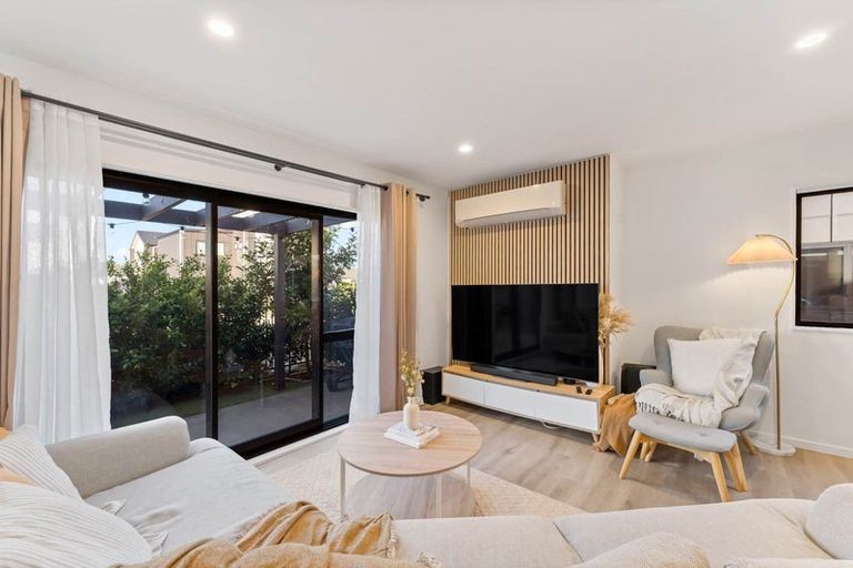 Photo of property in 63 Black Beech Crescent, Takanini, 2110