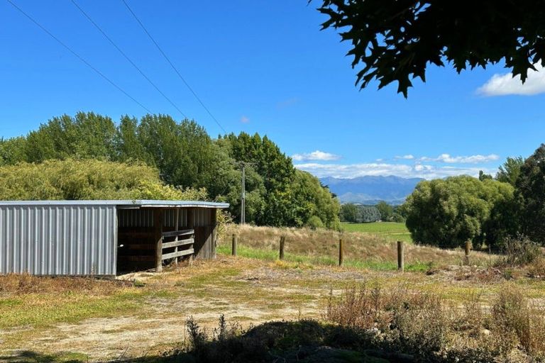 Photo of property in 2 Lees Pakaraka Road, Te Ore Ore, Masterton, 5886