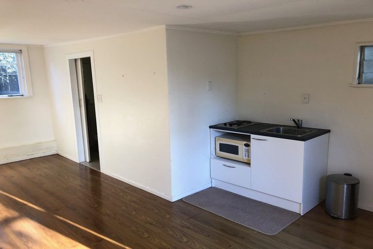 Photo of property in 3/138 Rangatira Road, Beach Haven, Auckland, 0626