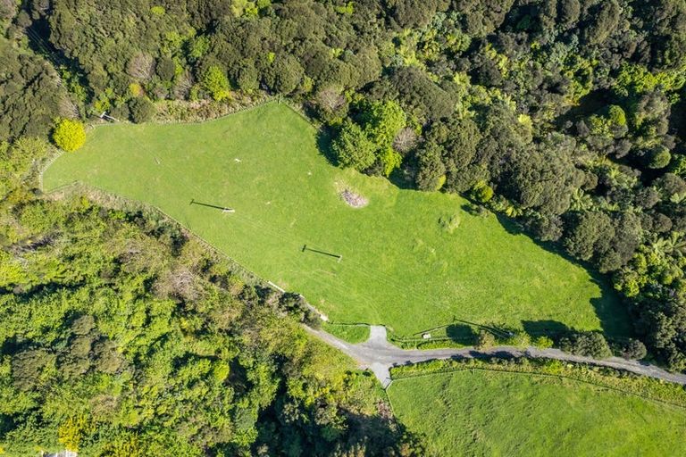 Photo of property in 3 Coroglen Rise, Pukerua Bay, 5026