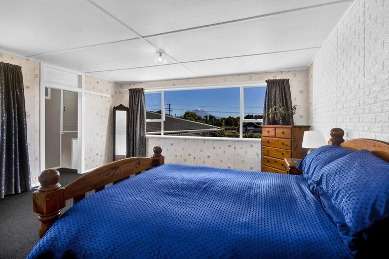 Photo of property in 74 Riemenschneider Street, Manaia, 4612