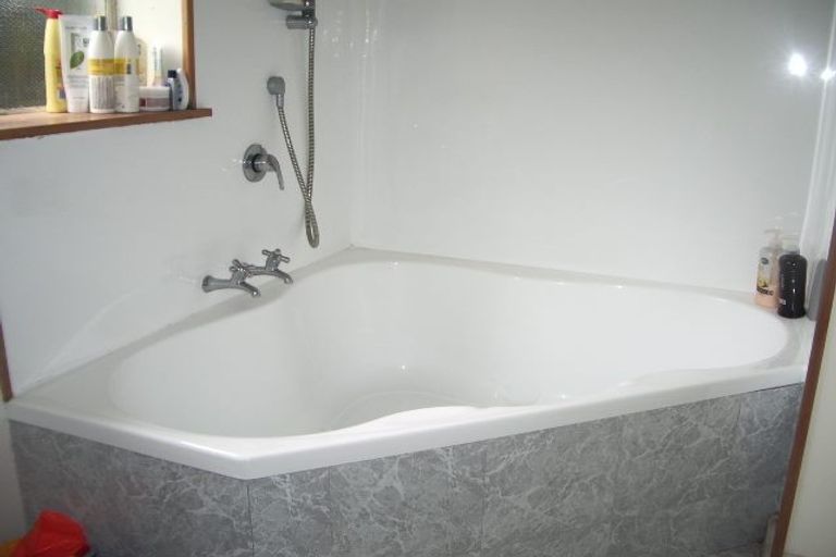 Photo of property in 4 Horseshoe Lake Road, Shirley, Christchurch, 8061