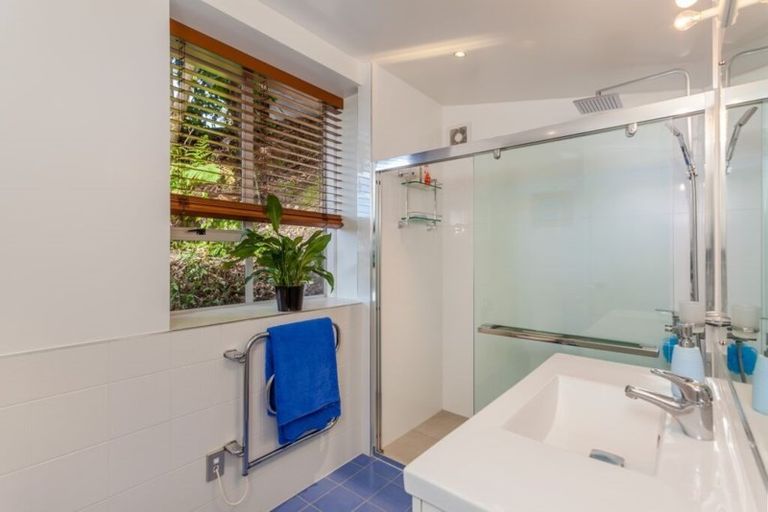 Photo of property in 46 Wood Bay Road, Titirangi, Auckland, 0604