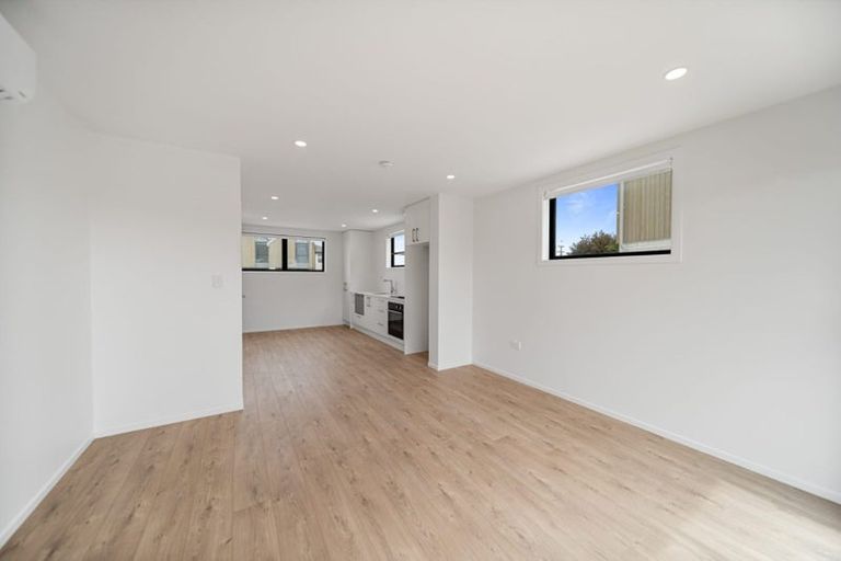 Photo of property in 2/39 Pakuranga Road, Pakuranga, Auckland, 2010