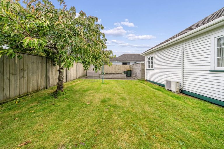 Photo of property in 74 Bledisloe Crescent, Wainuiomata, Lower Hutt, 5014
