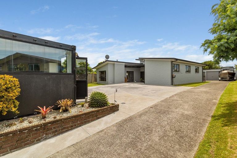 Photo of property in 22 Villa Place, Bell Block, New Plymouth, 4312