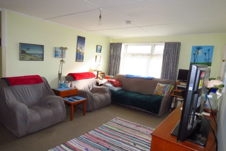 Photo of property in 20 Gladstone Street, Westport, 7825