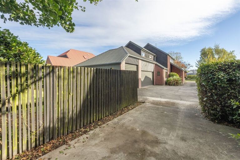 Photo of property in 80 Apsley Drive, Avonhead, Christchurch, 8042