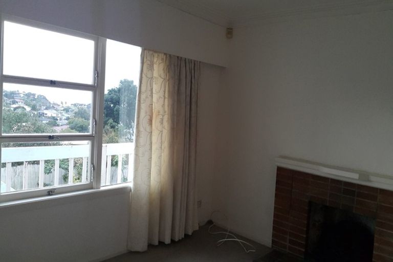 Photo of property in 4/65-67 East Coast Road, Castor Bay, Auckland, 0620