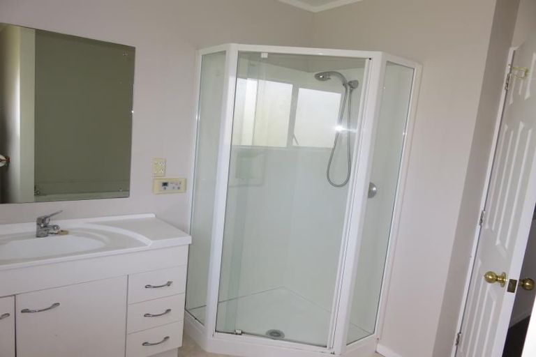 Photo of property in 5 Bathgate Street, Johnsonville, Wellington, 6037