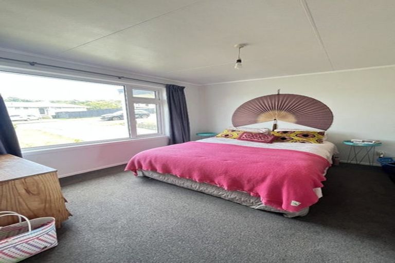 Photo of property in 42 Conclusion Street, Ascot Park, Porirua, 5024