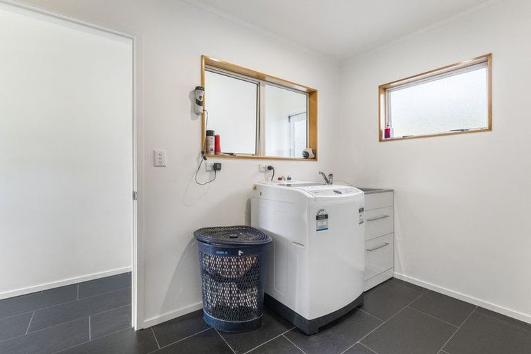 Photo of property in 23 Crows Road, Swanson, Auckland, 0614