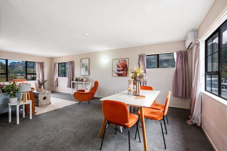 Photo of property in 5b Mclellan Street, Tawa, Wellington, 5028