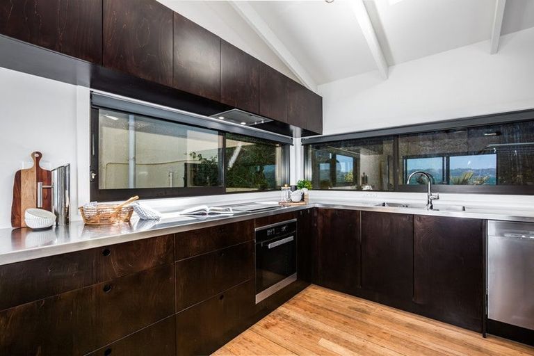 Photo of property in 725 Marine Drive, Eastbourne, Lower Hutt, 5013